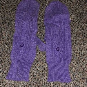 American eagle gloves💜